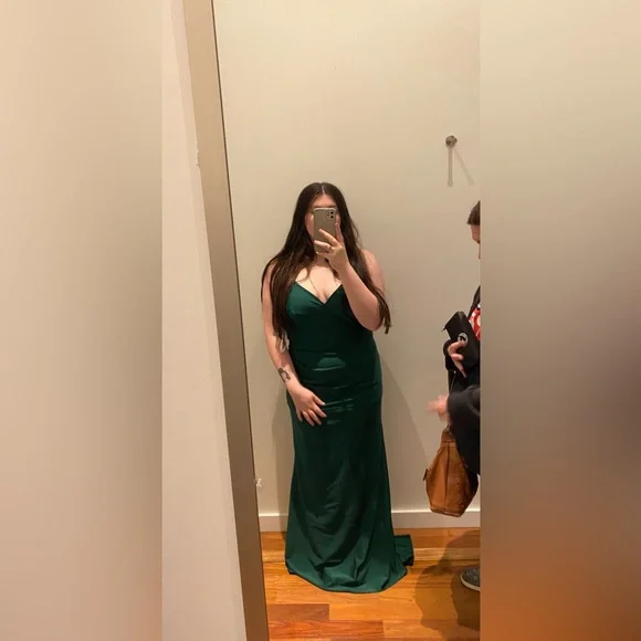 dresses to wear for engagement party Luxury Long Prom Lace Dress| Emerald Green – OTUNBA main image 1